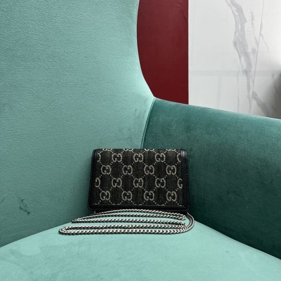 Gucci Black and Gold Crossbody Bag - Picture 5 of 8